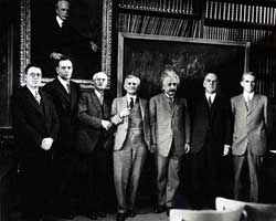 Einstein and Michelson at the Mount Wilson Observatory in 1931. 