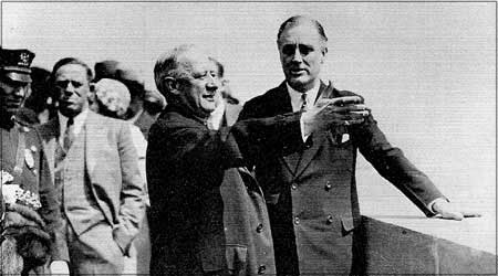 Smith with Roosevelt on the Observation Deck of the Empire State building during opening ceremonies in May 1931. 
